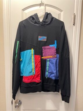 Colorblock Pocket Crewneck Sweatshirt in Black with Multicolor Accents